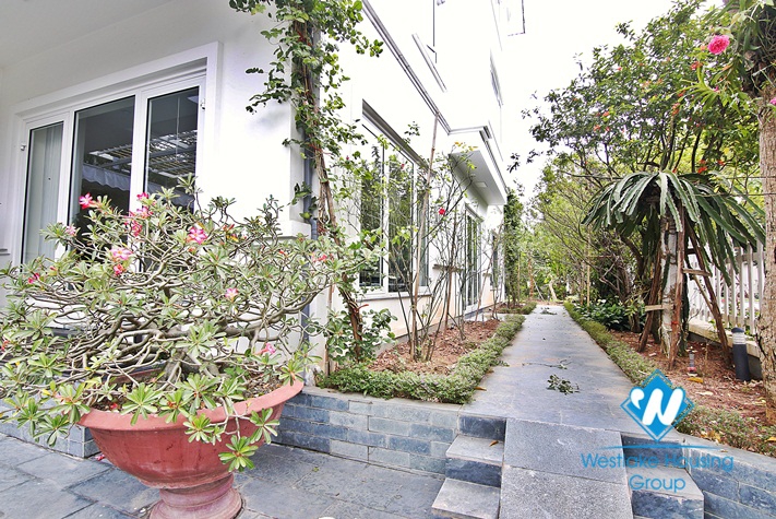  Massive ambassador corner villa for rent in Vinhomes Riverside - Long Bien
